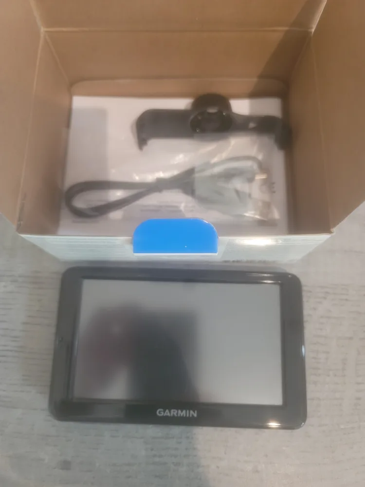 Garmin nüvi 2555LM GPS Navigator - Like New! thumbnail
