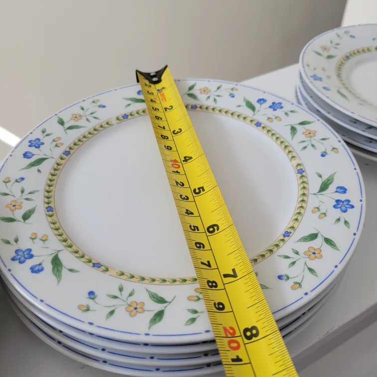 Set of 16 Soup Bowls & Dishes image indicator(9)