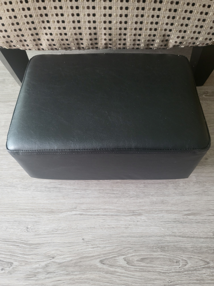 Small foot stool/resr