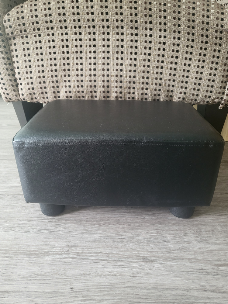 Small foot stool/resr - photo 2