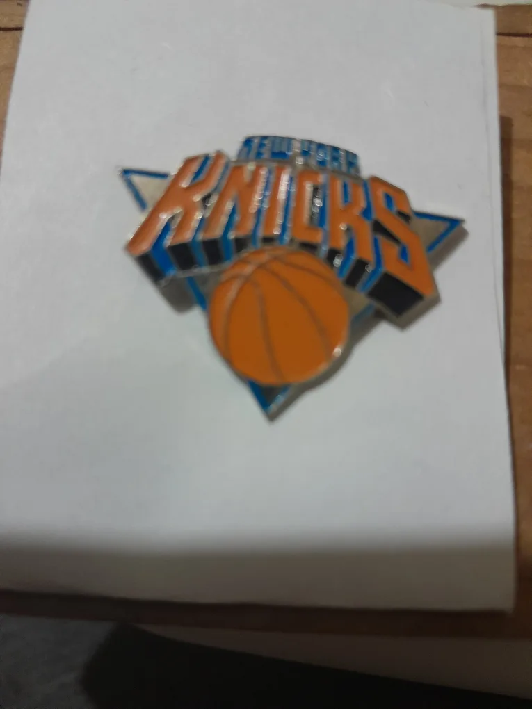 New York Knicks Pin thumbnail