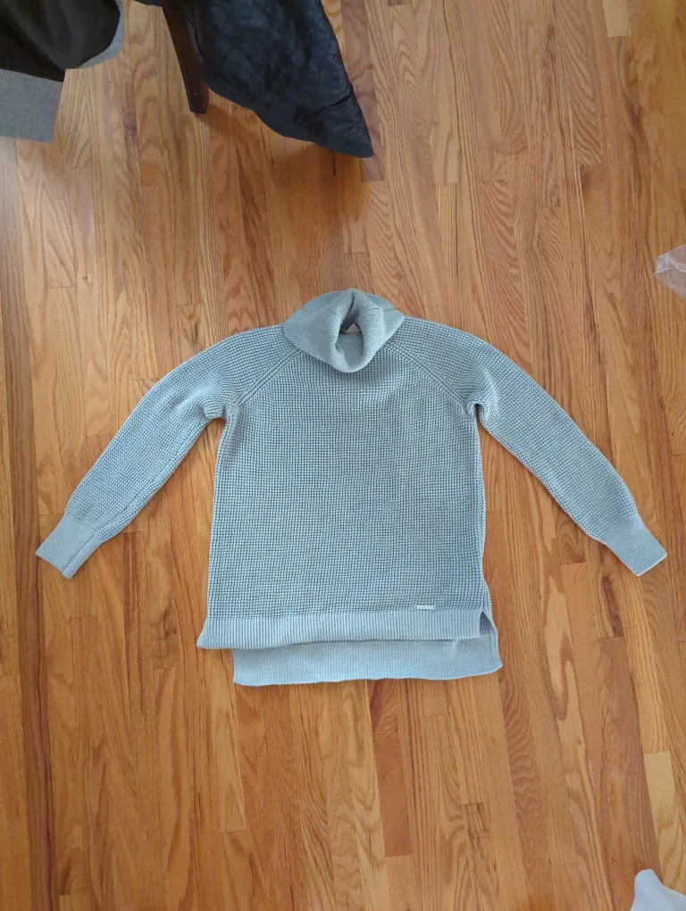 Michael Kors Grey Turtleneck Sweater 🇨🇦 thumbnail