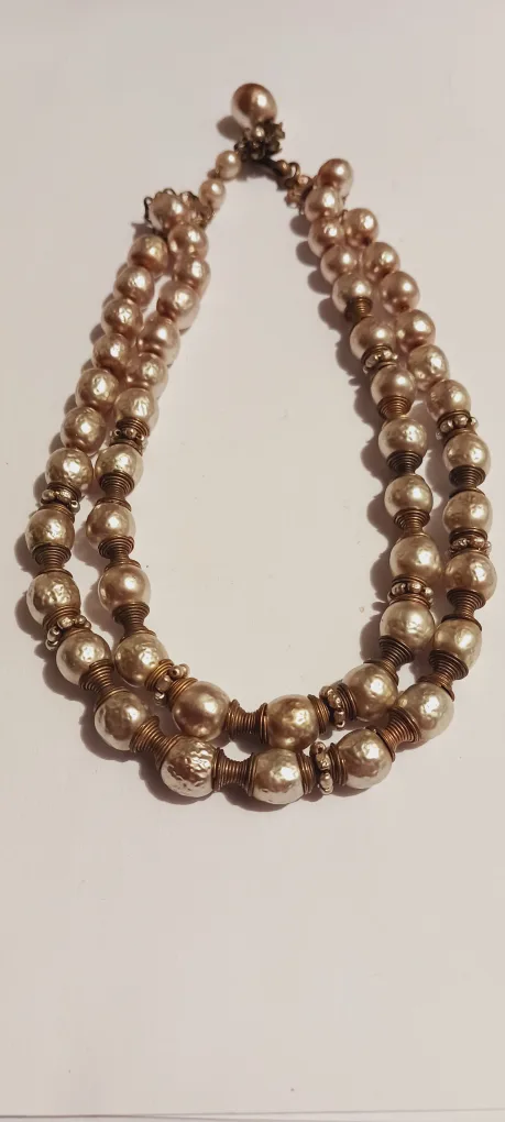 Gorgeous Vintage Double Strand Pearl Necklace thumbnail