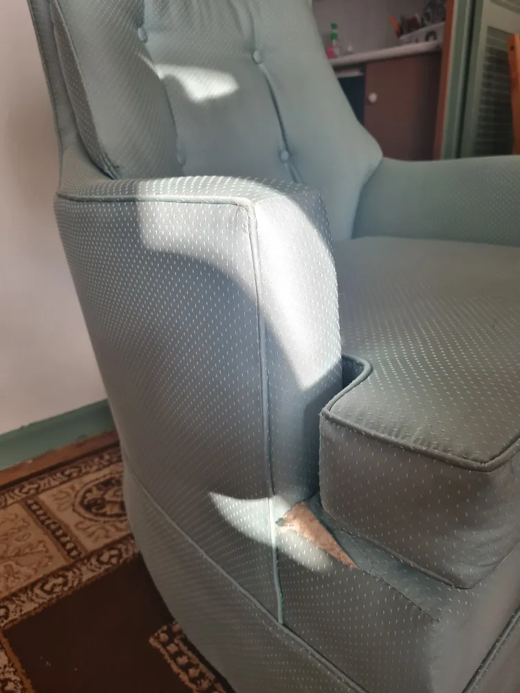 Vintage Armchair - Light Blue image indicator(2)