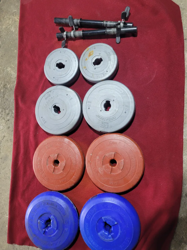 80LBs TOTAL  PLASTIC PLATES  2‐15s. 4-10s. 2-5s thumbnail