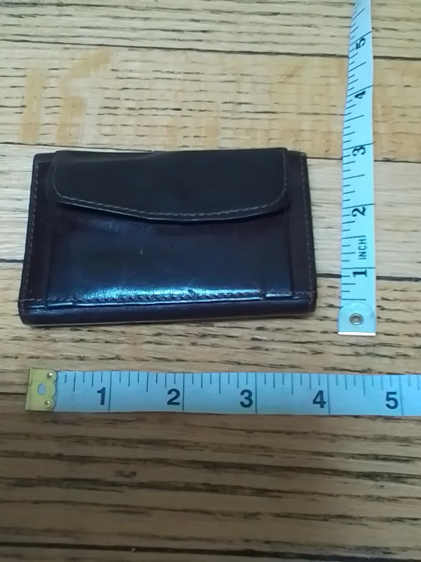 Brown leather key holder image indicator(2)