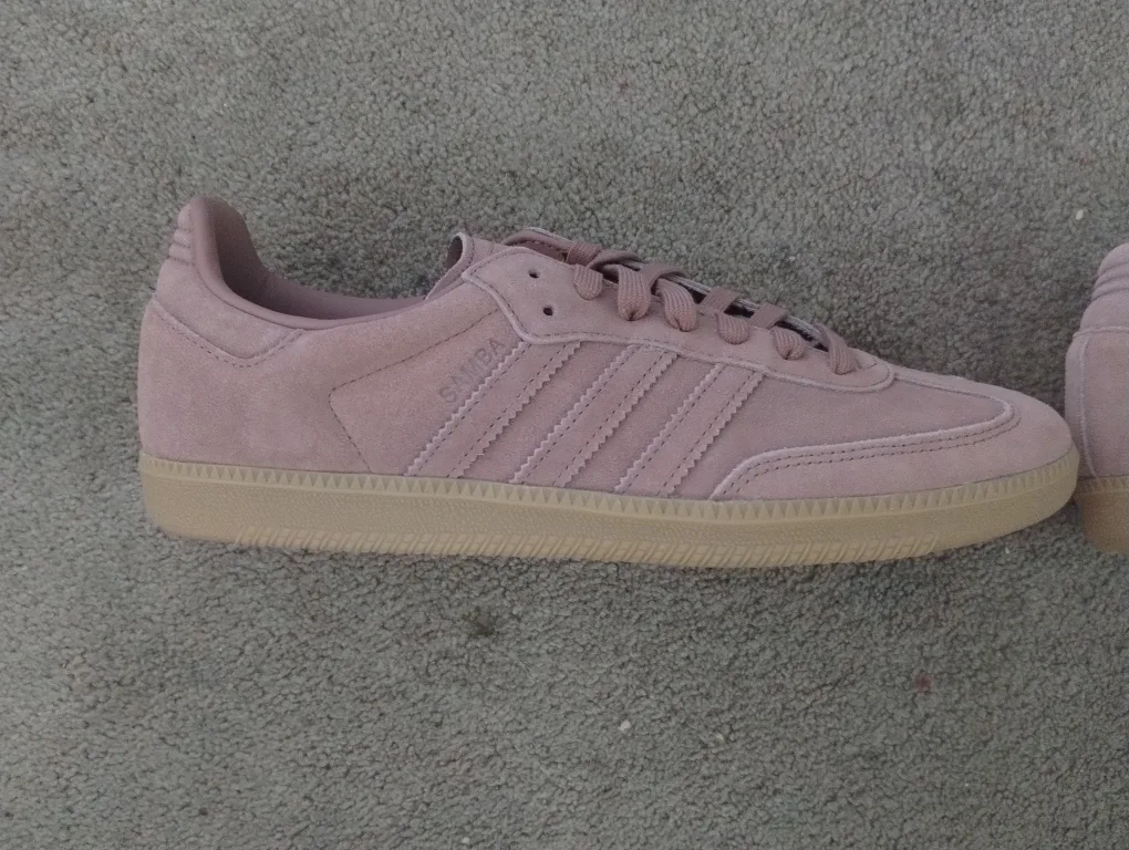 Brand new Adidas Samba OG Pink Suede shoes image indicator(4)