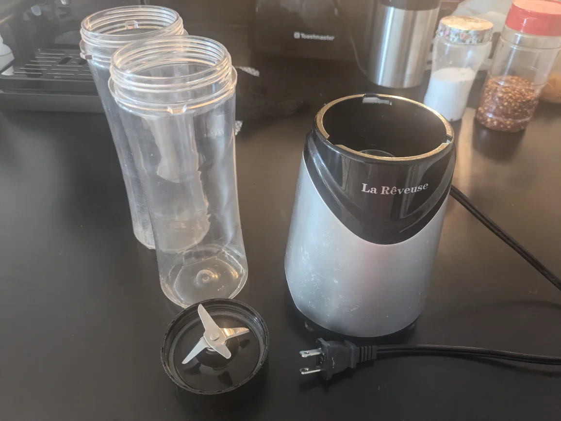 La Reveuse Personal Size Blender image indicator(2)