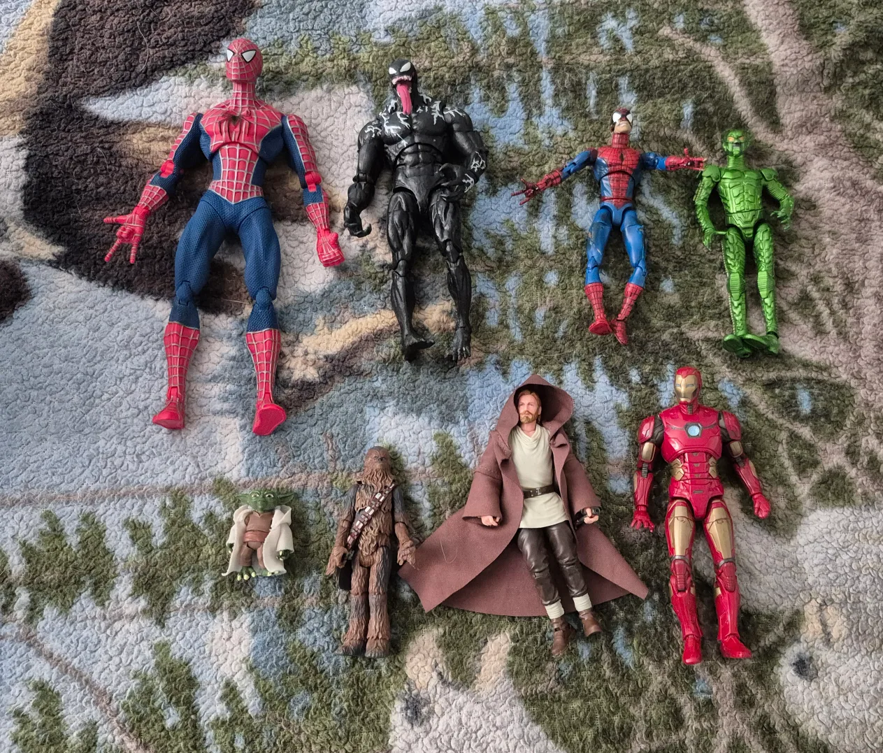 Marvel & Star war Figurines thumbnail