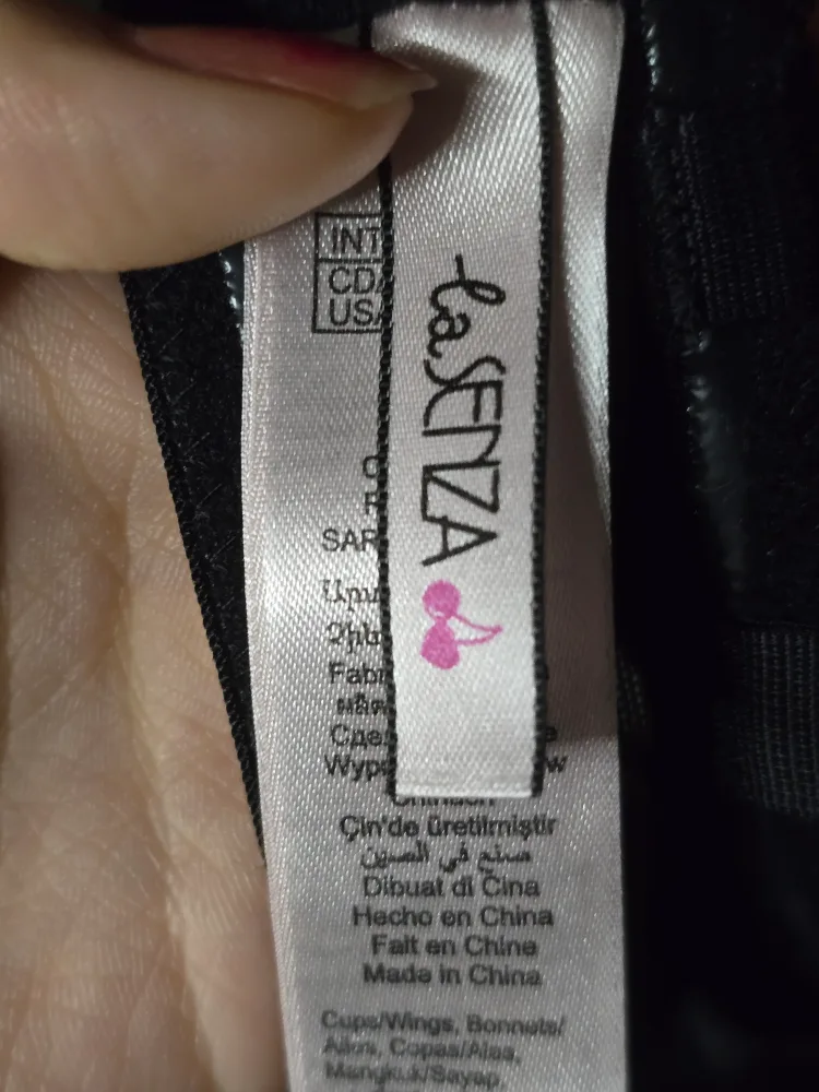 La Senza & Victoria Secret Bras, 34D/36C image indicator(3)
