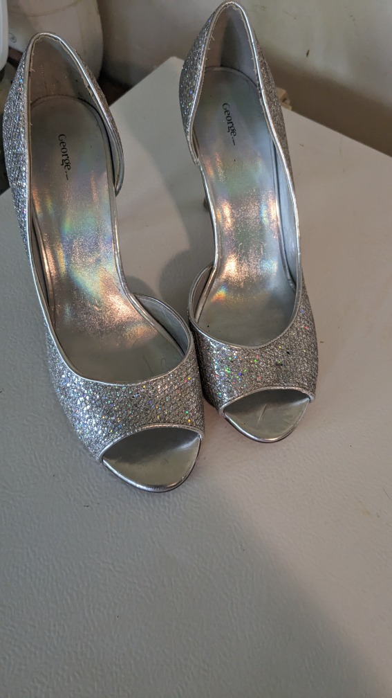George Silver Glitter Heels - Size 10 - photo 2