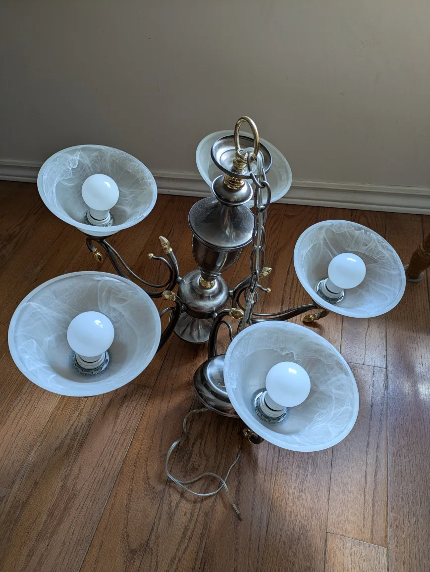Chandelier with 5 Lights thumbnail
