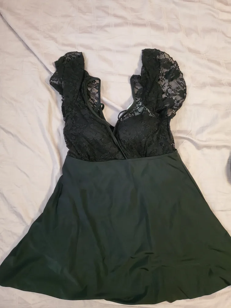 Black swimsuit/ swimwear thumbnail