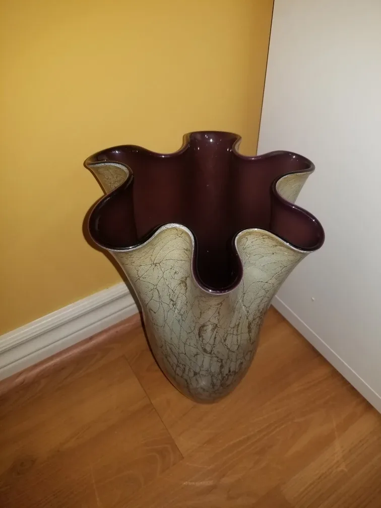 Decorative Beige and Brown Vase image indicator(5)
