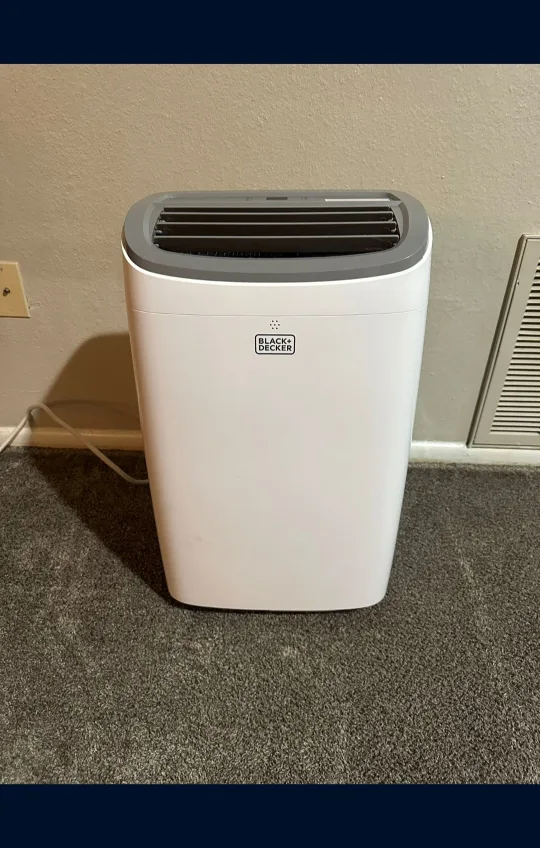 (FREE DELIVERY) 10,000 BTU Portable Air Conditioner w/ Remote thumbnail