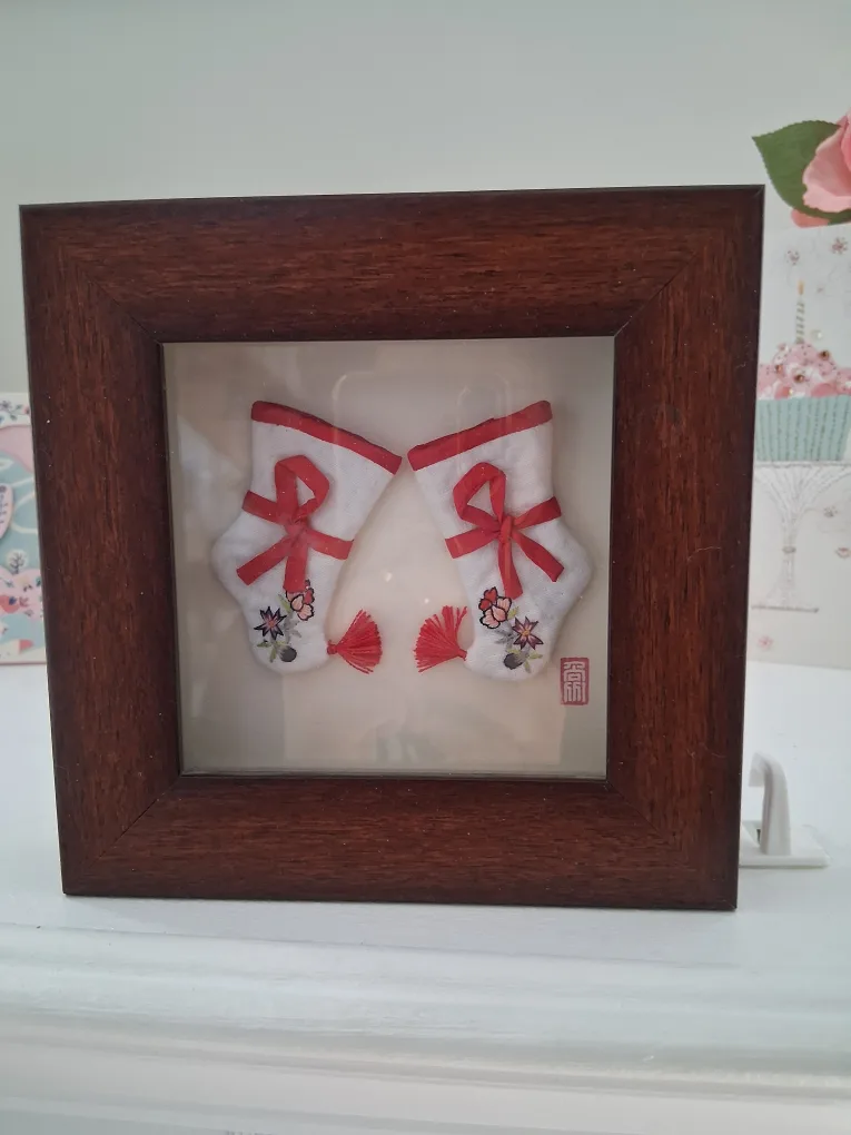 🇨🇦Framed Embroidered Baby Socks Art image indicator(2)