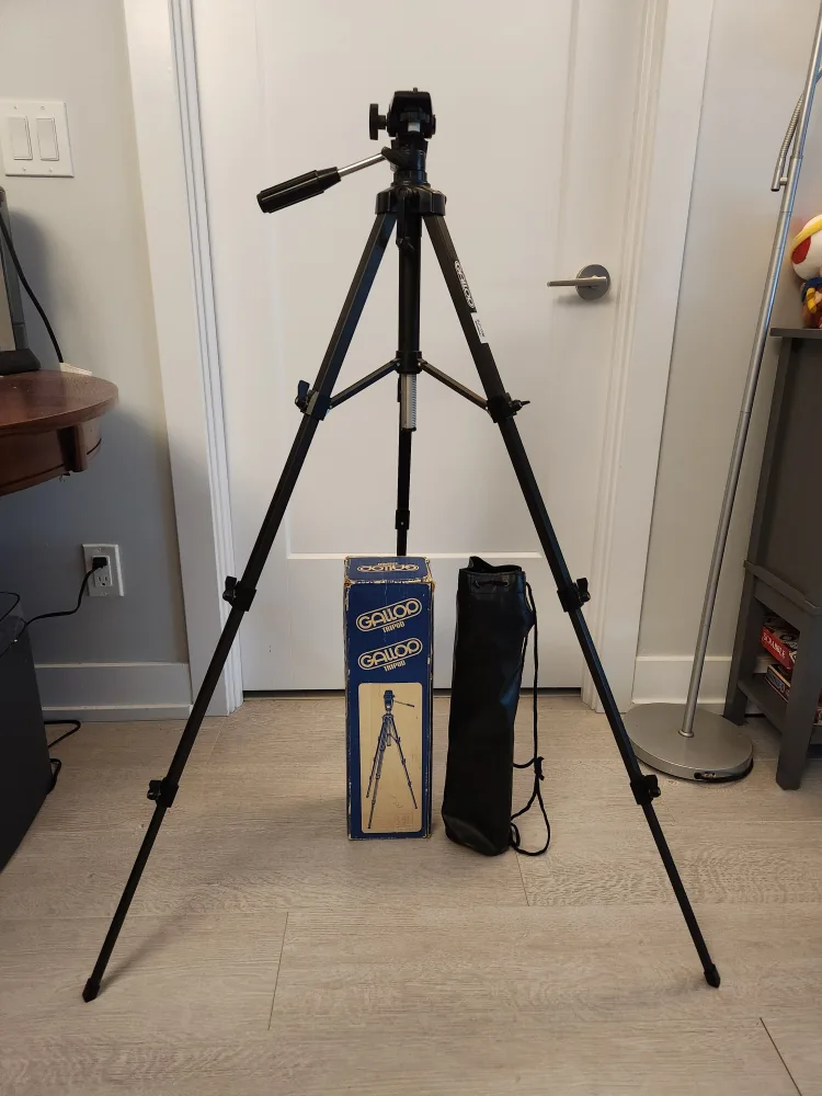 Digital Cameta Tripod thumbnail