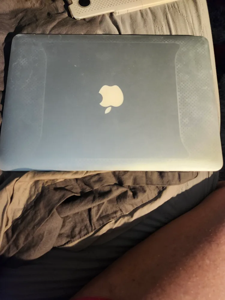 Apple MacBook Air - Model A1466 thumbnail