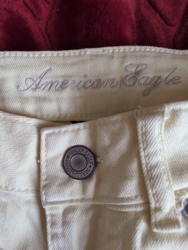 🇨🇦 American Eagle Stretch Denim yellow Shorts - Size 6 thumbnail