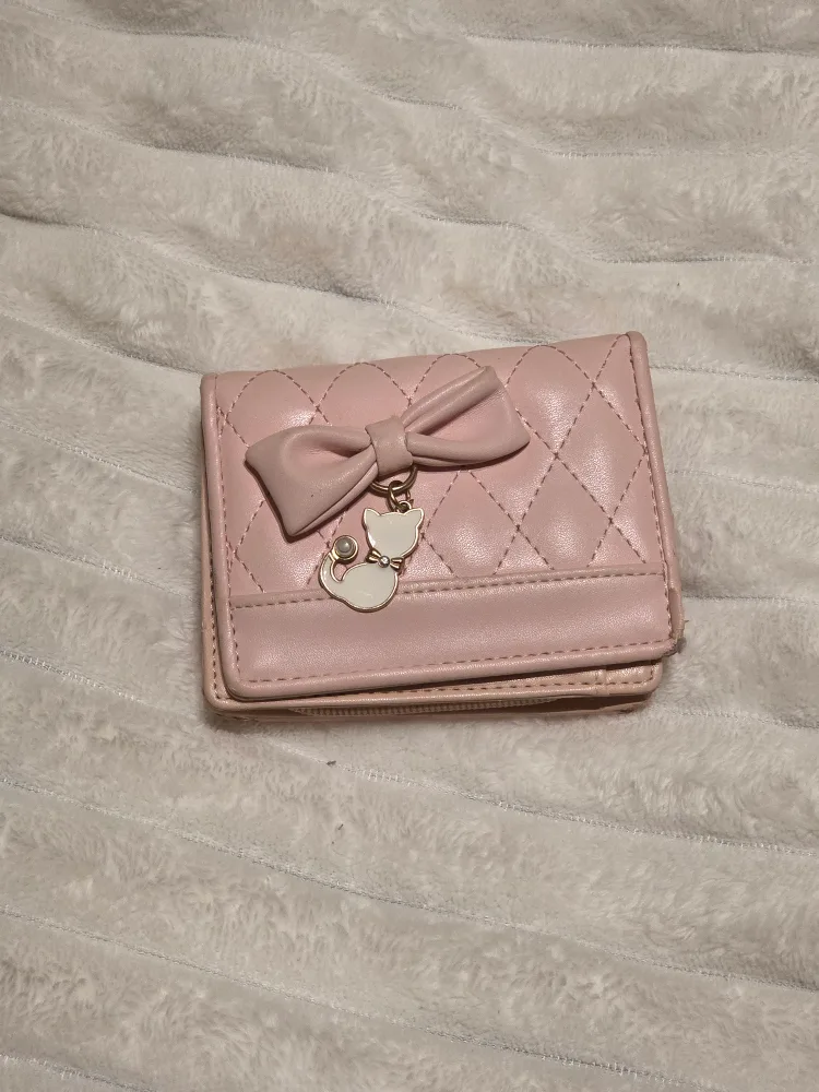 Pink Quilted Wallet with Bow & Cat Charm image indicator(4)