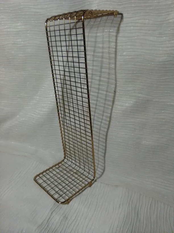 Gold Wire Magazine Rack thumbnail