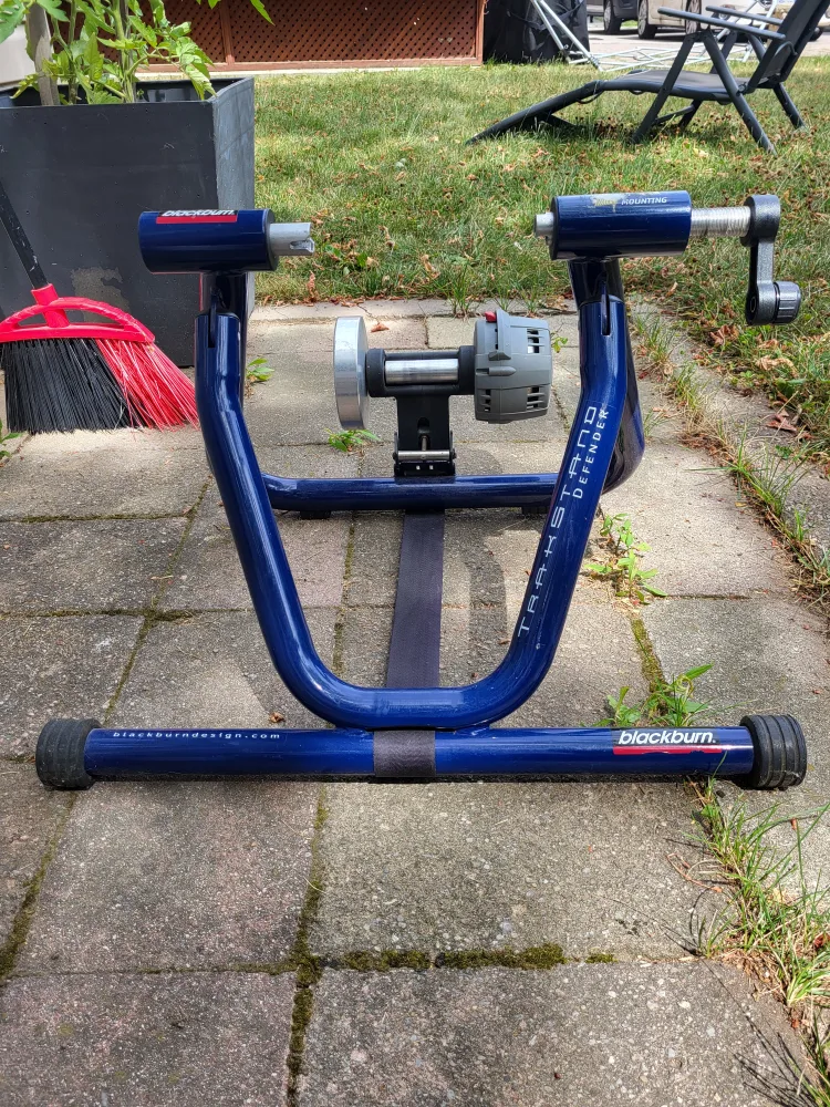 Blackburn Trakstand Defender Bike Trainer thumbnail