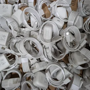Lot of 100 Chargers Salcomp S82A42 USB Power Adapters