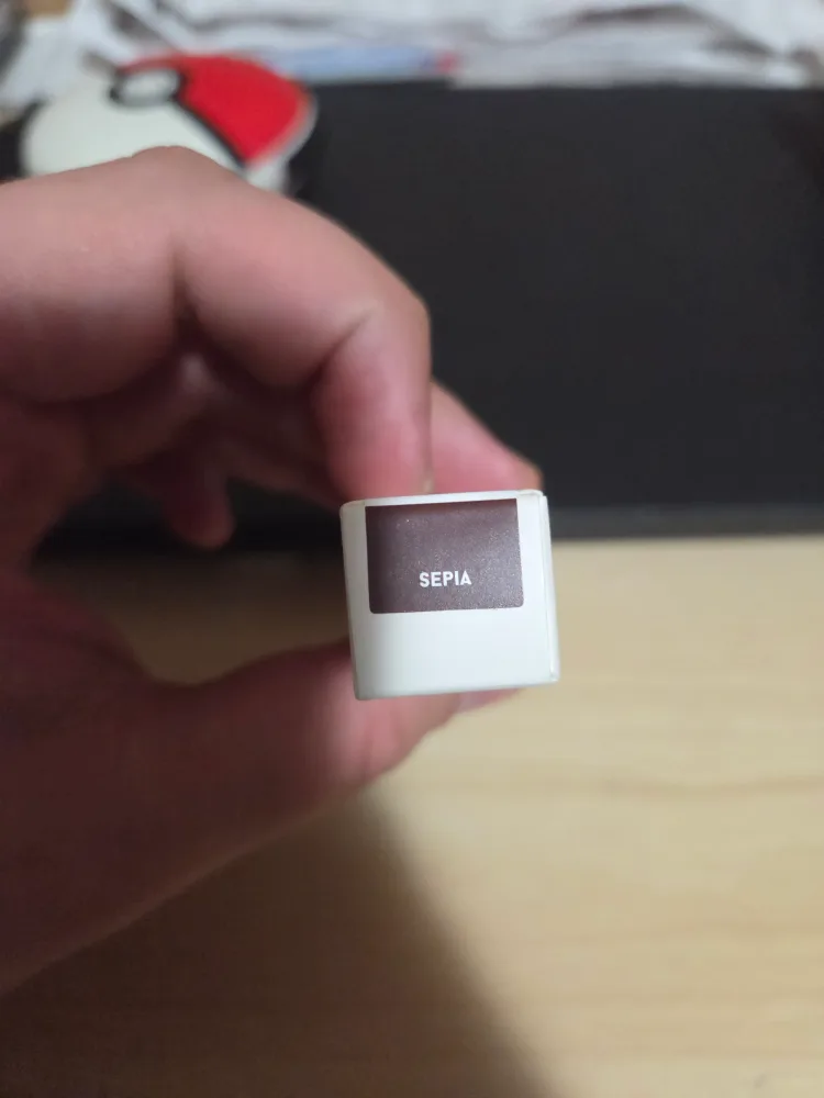 REFY Lip Gloss and Lip Sculpt image indicator(3)