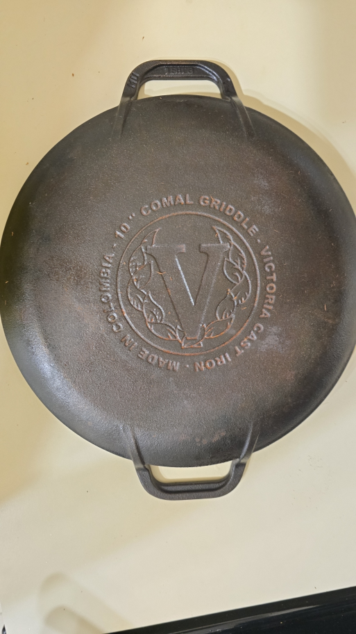 Victoria 10" Cast Iron Comal Griddle