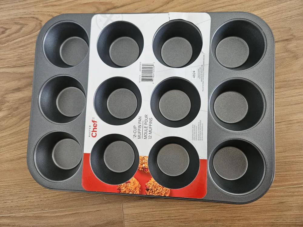 Master Chef 12-Cup Muffin Pan thumbnail