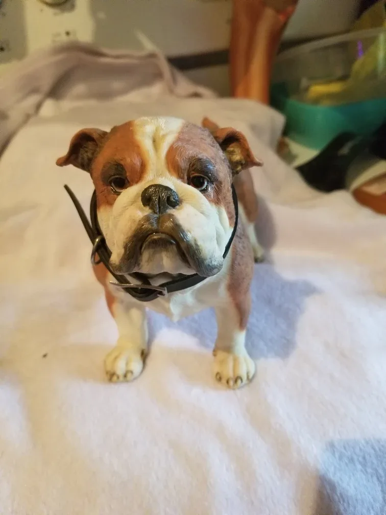 Bulldog Figurine thumbnail