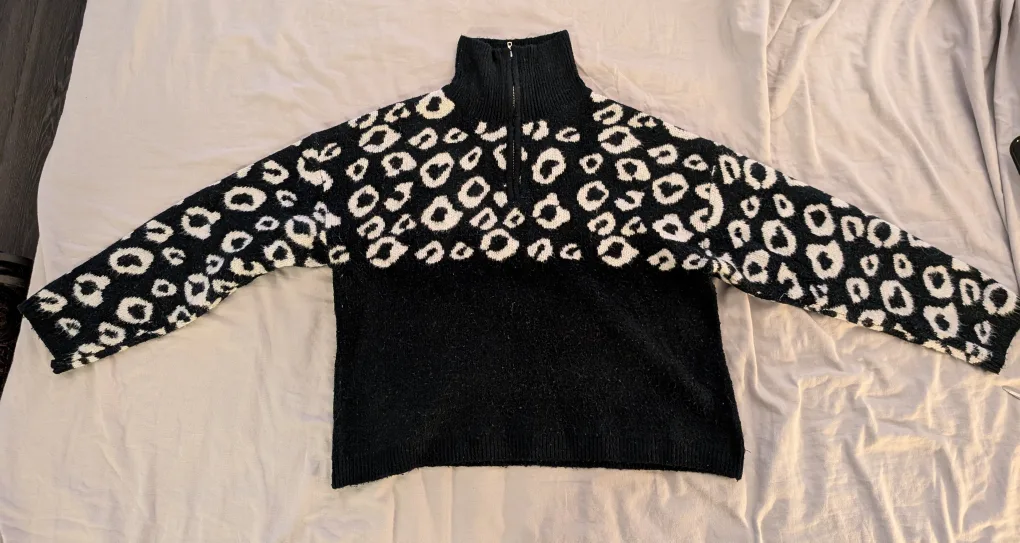 Liquorish Pullover Sweater, Size XL thumbnail