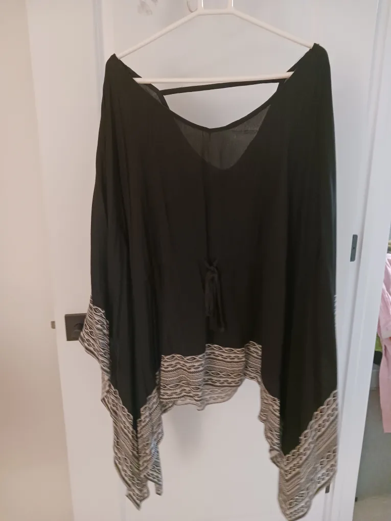 Black Poncho - One Size thumbnail