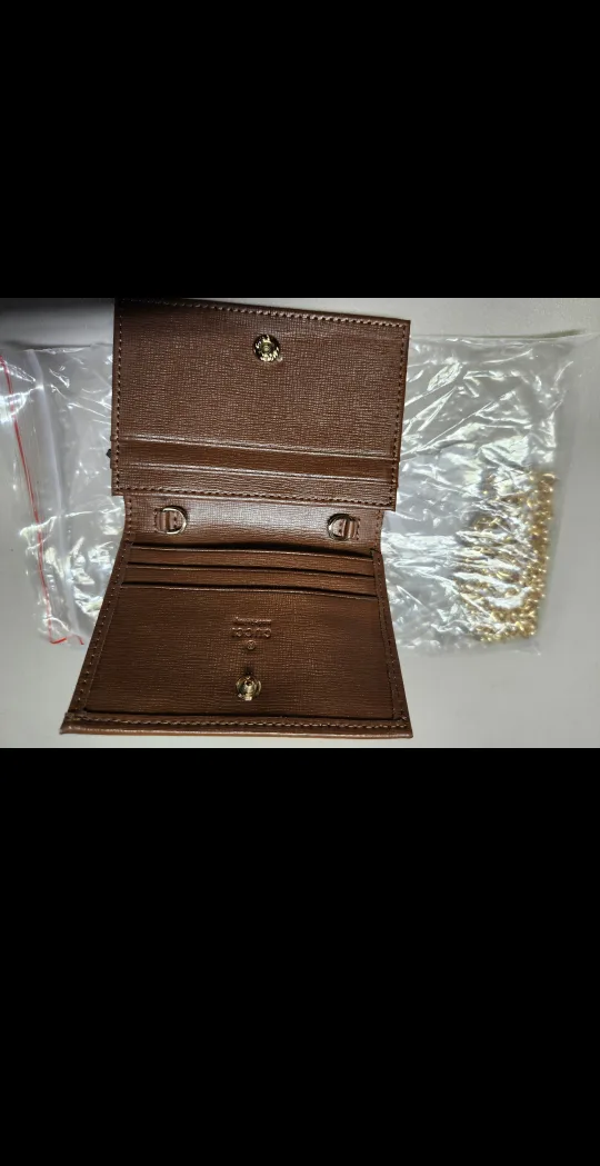 new Gucci Wallet with Chain image indicator(3)