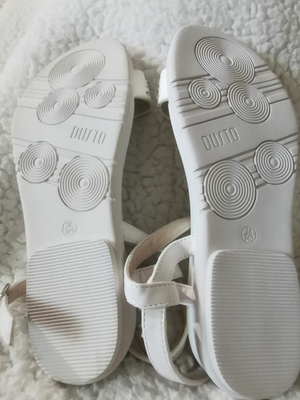DUSTO White Sandals - Size 8 image indicator(2)
