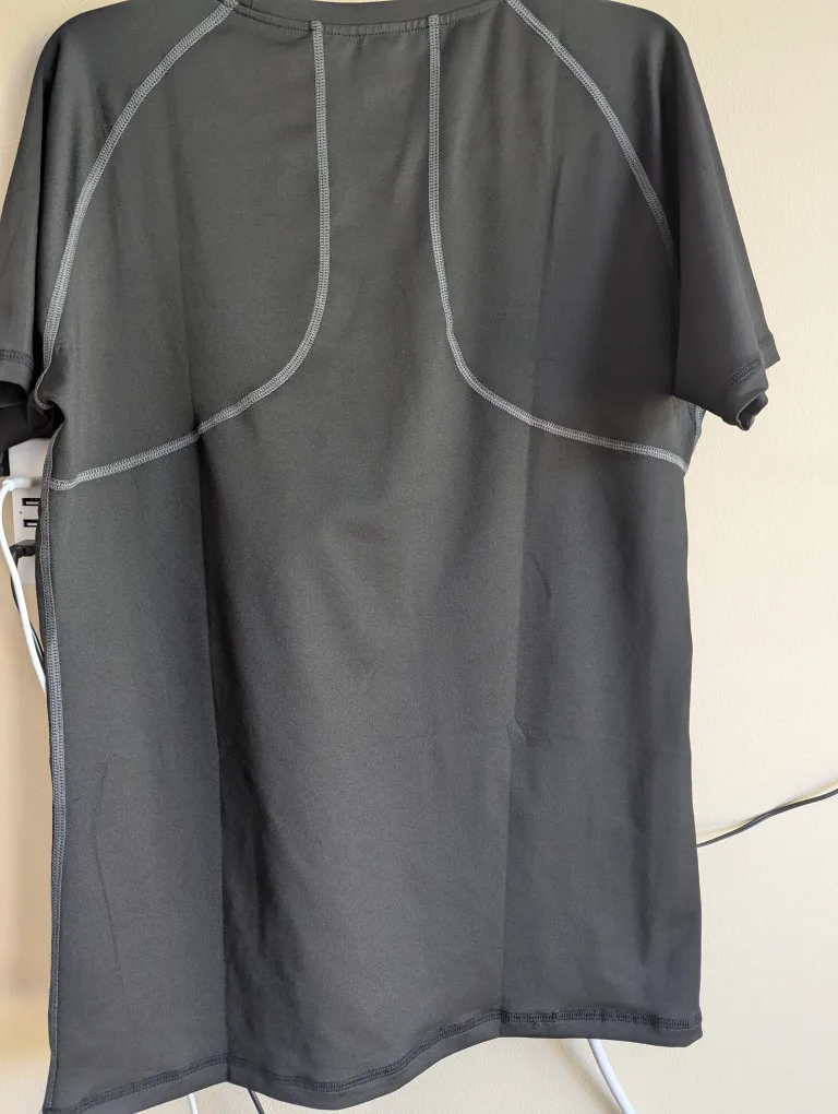 Russell Athletic T-Shirts -  Large CASH ONLY SERIOUS BUYERS ONLY image indicator(5)