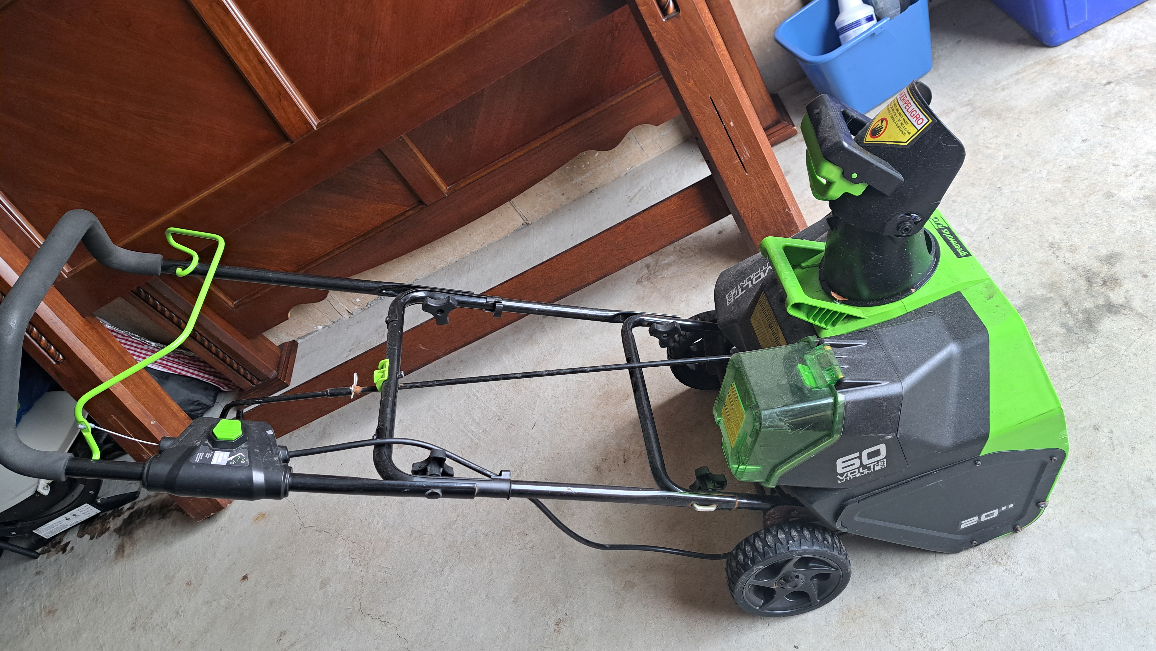 Greenworks Pro 60V Battery Charger & 2 Batteries - photo 2