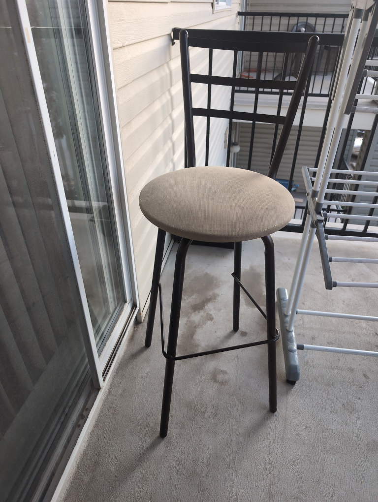 Round Seat Bar Stool