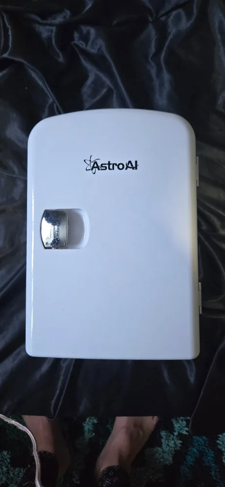 AstroAI Mini Fridge - White image indicator(6)