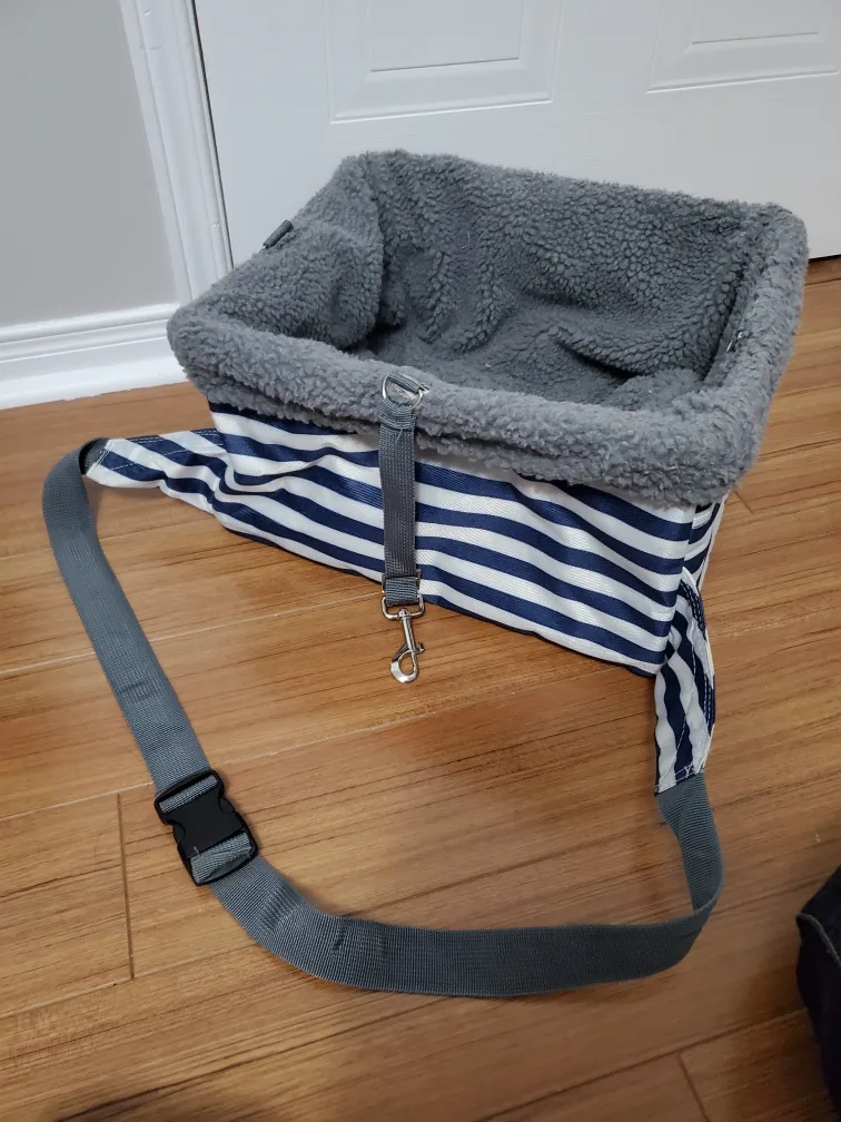 Pet Car Seat Carrier thumbnail