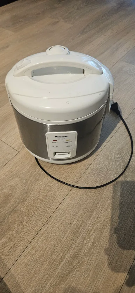 Panasonic SR-JN105 Rice Cooker thumbnail