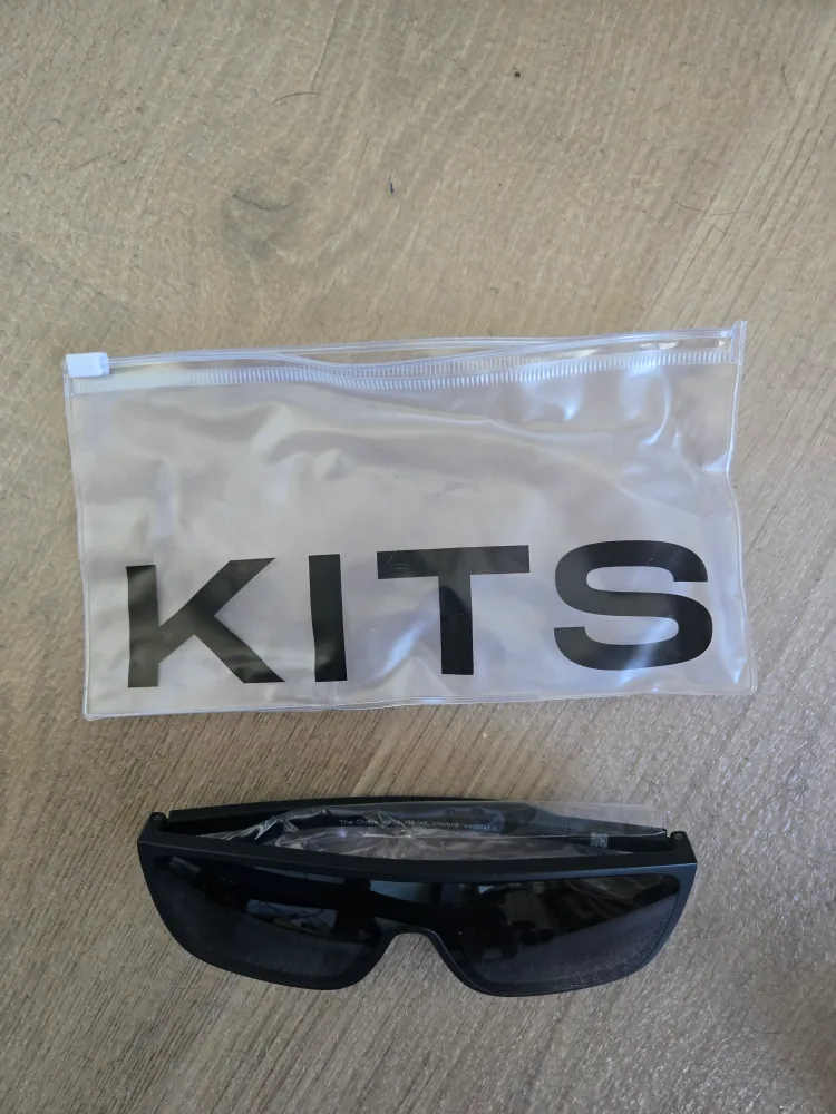 free Kits Black Sunglasses 🇨🇦 image indicator(2)