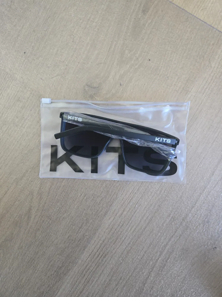 free Kits Black Sunglasses 🇨🇦 image indicator(3)