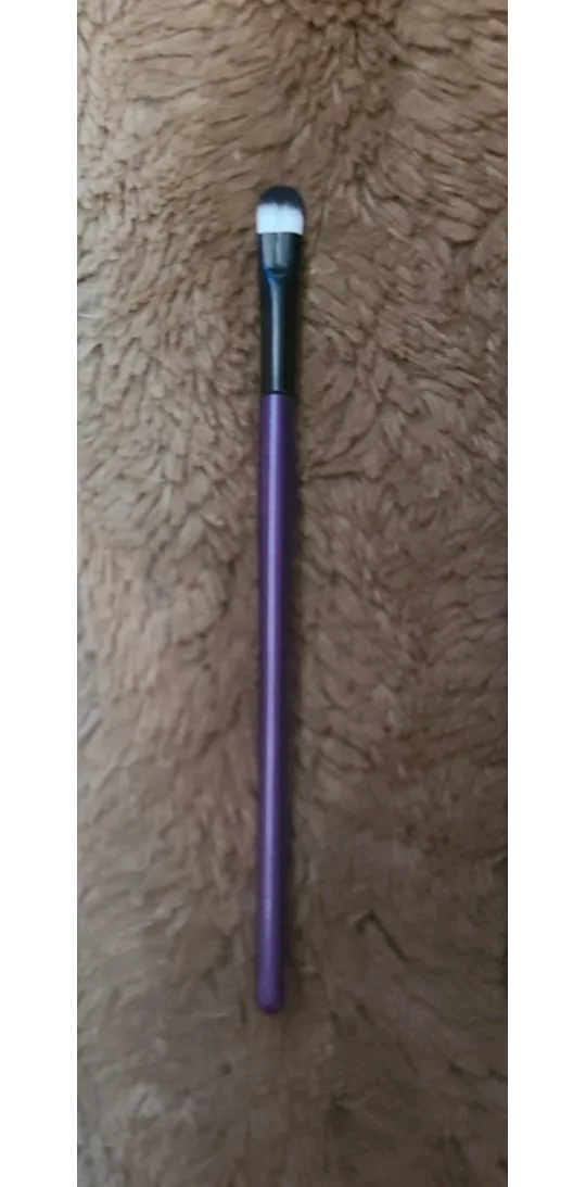 Real Techniques Eyeshadow Brush 🇨🇦 thumbnail