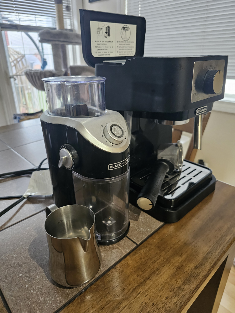 DeLonghi Espresso Machine Set with Grinder & Frothing Pitcher - photo 3