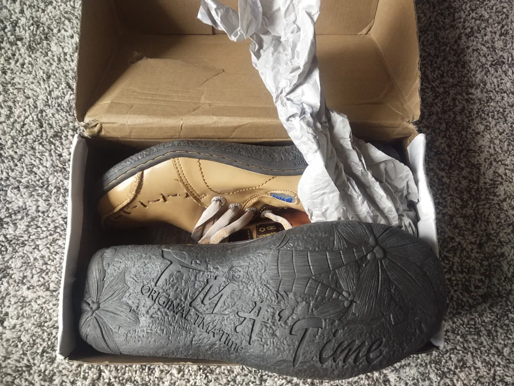 StumbleStuff Apricot Shoes with Box image indicator(5)