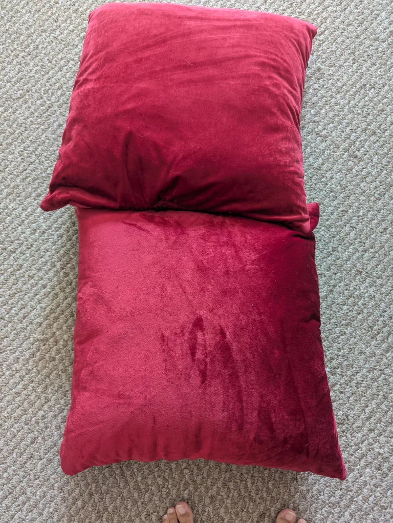 Red Decorative Pillows - Set of 2 CASH ONLY AS IS image indicator(2)