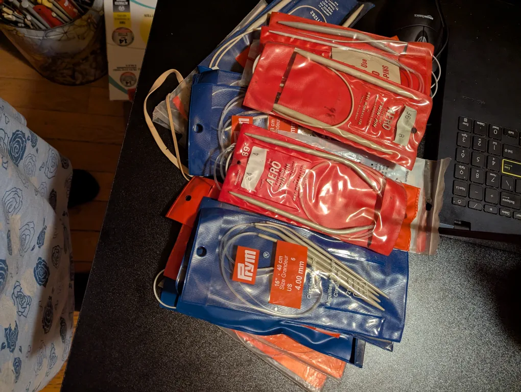 🇨🇦Mixed Lot of Knitting and crochet needles image indicator(5)