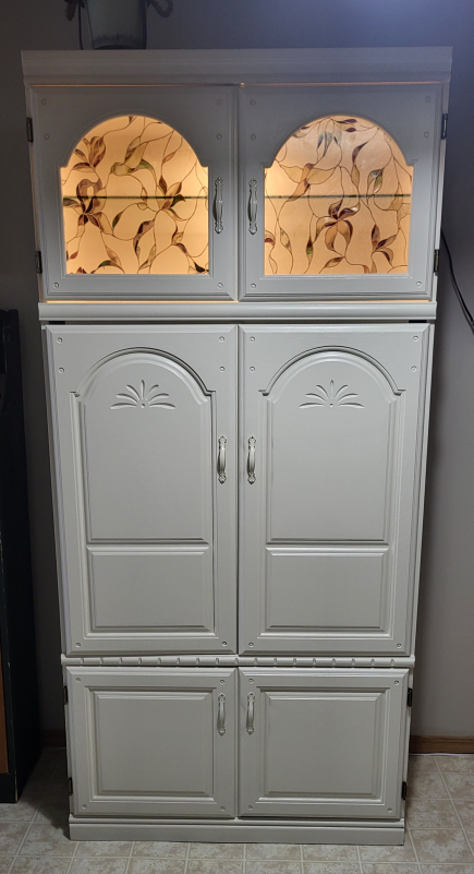 CREAM APARTMENT PANTRY