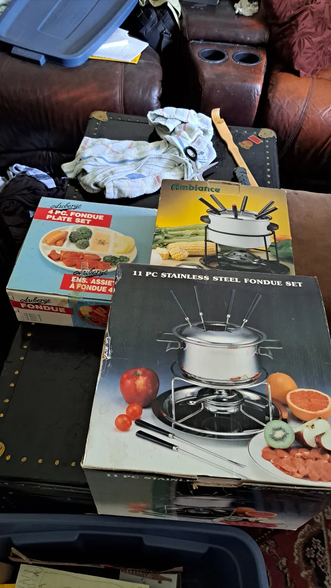 2, 11 piece fondue sets and 1,4 plate set thumbnail